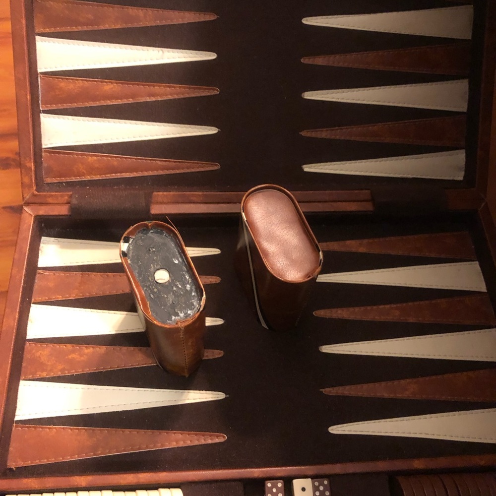 Early ‘90’s Backgammon Game - Picture 4 of 8